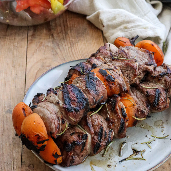 Brochettes de magret de canard aux abricots